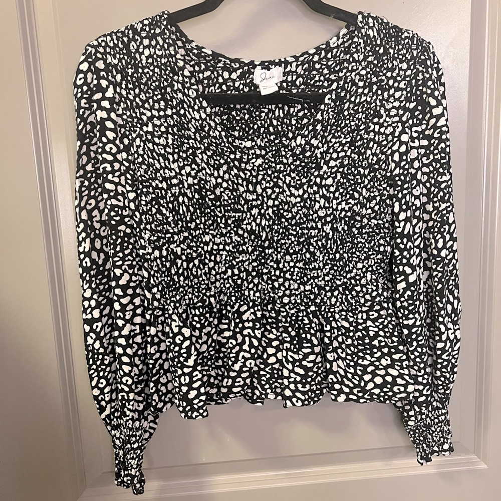 Black/White Cheetah Long Sleeve